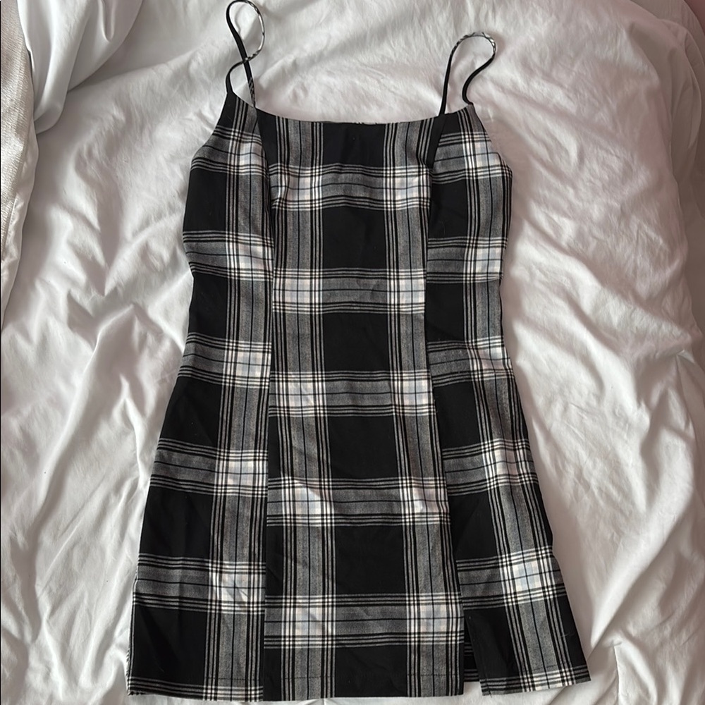Forever 21 Black and White Pleated Mini Dress